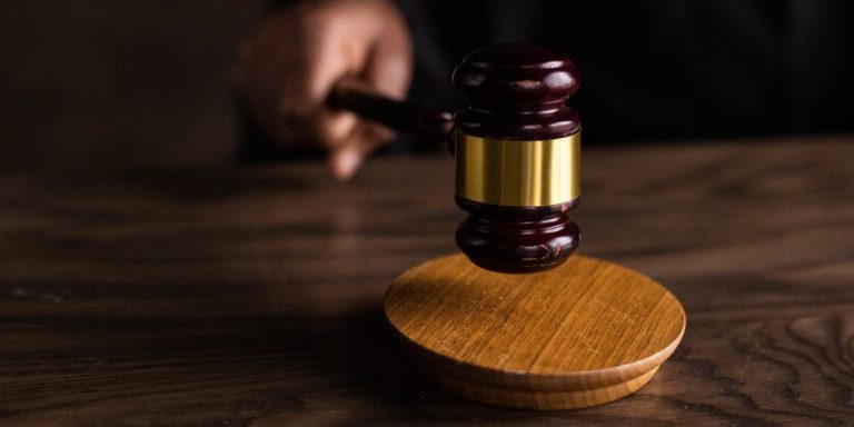 Commercial Law Consultancy: Guiding Businesses Through Legal Complexity and Compliance